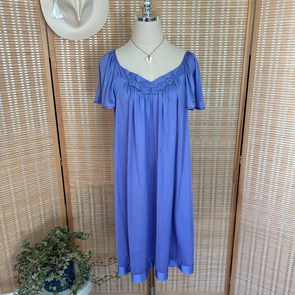 Vintage Purple Short-Sleeve Nightgown With Embroidered Neckline - Picture 1 of 10